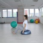 Cvičení na balanční podložce BOSU - zkracovačky