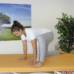 Napřímení páteře vkleče a stabilizace pánve a ramen