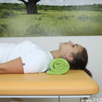 Automobilizace přechodu hlavy a krční páteře - retrakce vleže